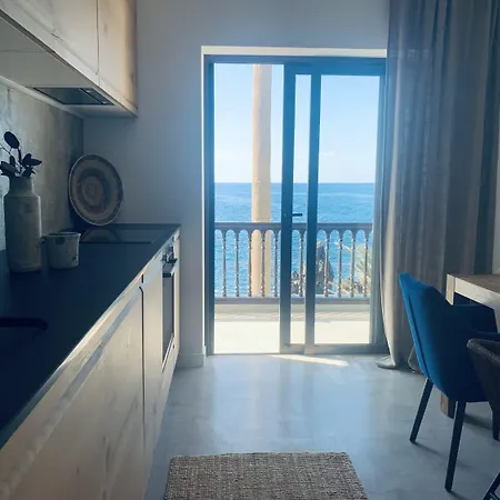 Appartamento 3 Bedroom Ocean Shore Tenerife Puerto de Santiago (Tenerife)
